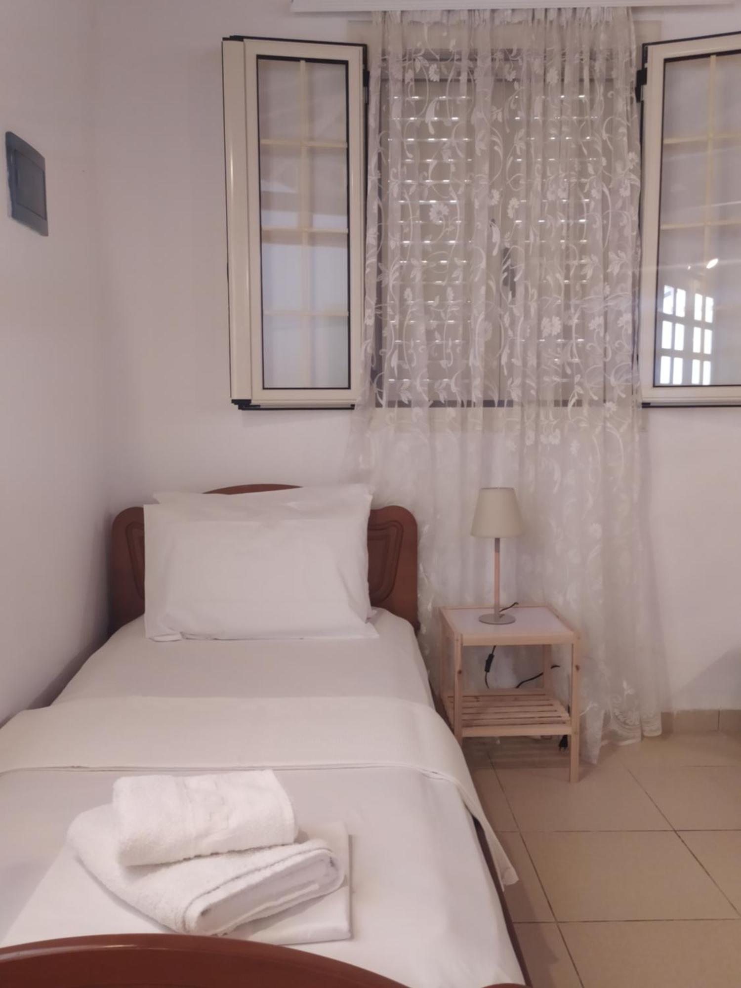 Retzos Rooms Himarë Extérieur photo